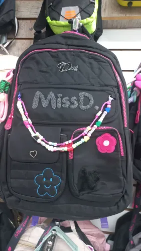 Kit MOCHILA ESCOLAR JUVENIL MISS DONG DE COSTAS LANCHEIRA E ESTOJO SÓ 199! ENTREGO