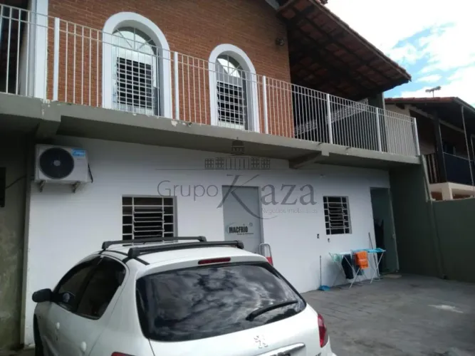 Casa - Sobrado - Monte Castelo - 122m² - 4 Dormitórios - Aceita permuta.