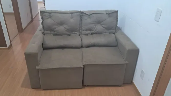 Sofá retrátil e reclinável