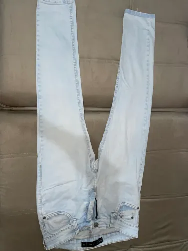 Calça Skinny azul claro 38