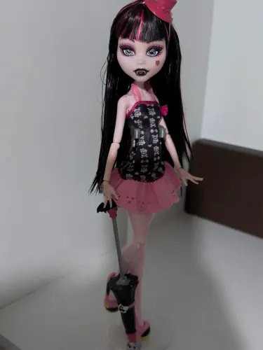 draculaura básica com fashion pack