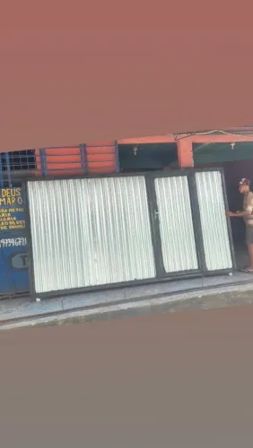 Portão de chapa galvanizada