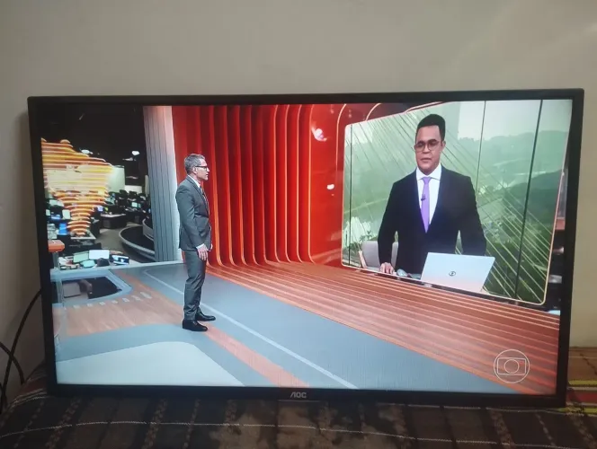 TV Aoc 32 polegadas Funcionando tudo ( Faço entrega )
