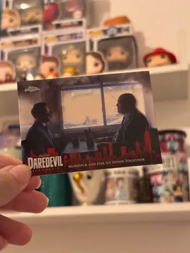 Colecionável Topps Chrome 2025 MCU