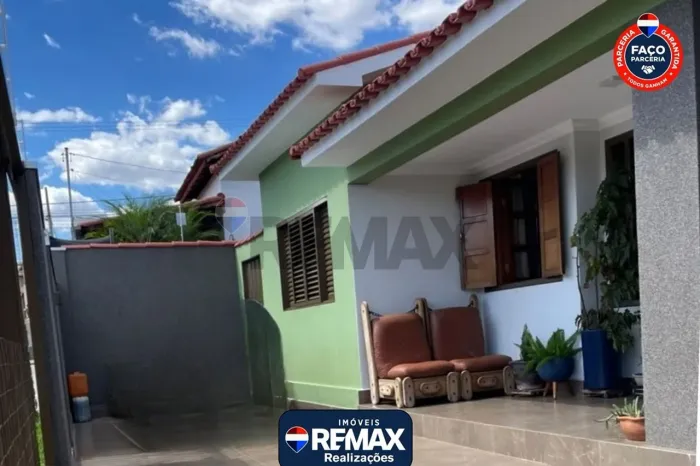 Excelente Casa à Venda no Vila Garcia Patos de Minas/MG