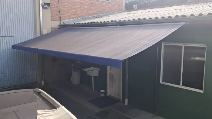 Toldo Retrátil 5,5 x 3 m