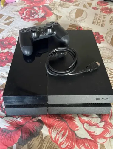 Vendo PS4 slim 1 terá tudo ok com um controle