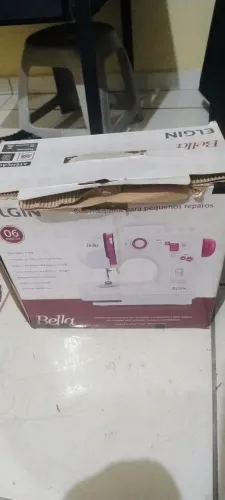 Máquina de costura Elgin Bella com defeito