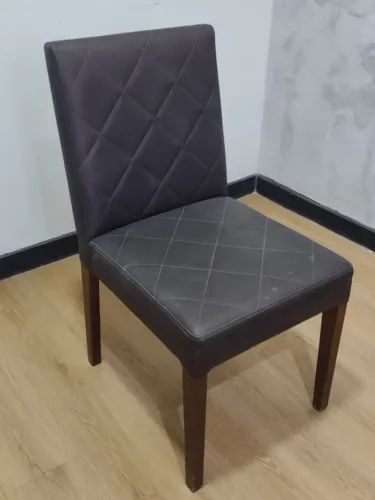 Vendo cadeira de jantar usada, elegante e muito confortável!