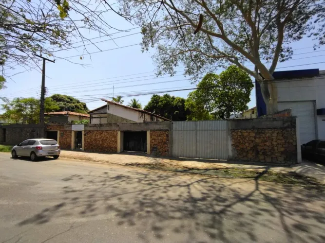 Casa Comercial Ampla à Venda Excelente Estrutura e Espaço