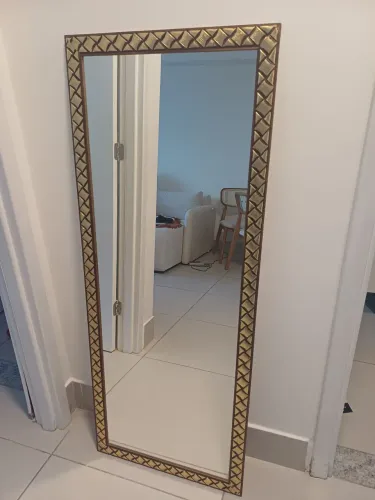 Espelho com moldura 1m