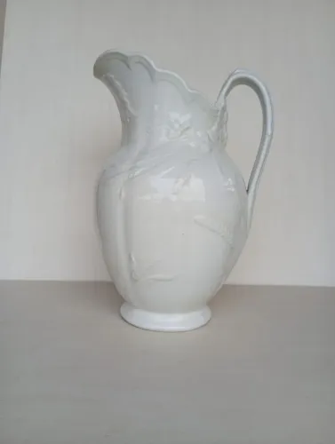 Gomil em porcelana
