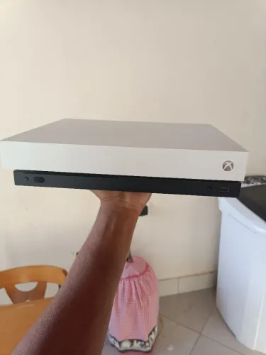 Xbox one X 1 TB branco 