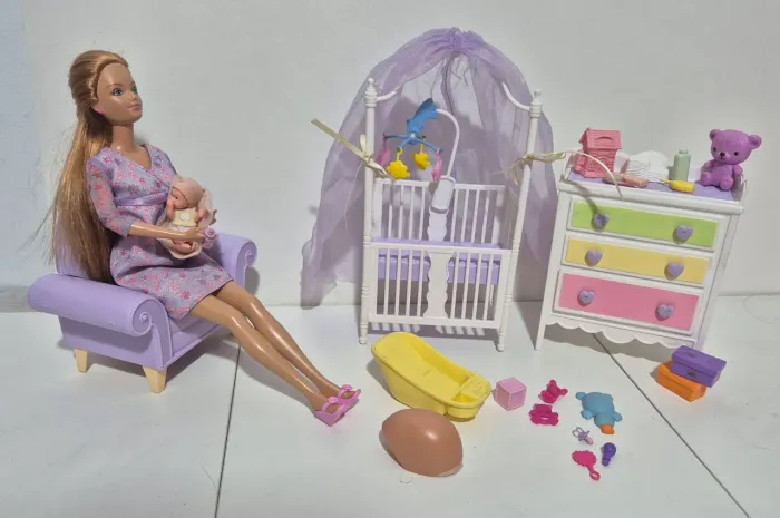 Boneca Barbie Grávida Midge Happy Family Mattel 