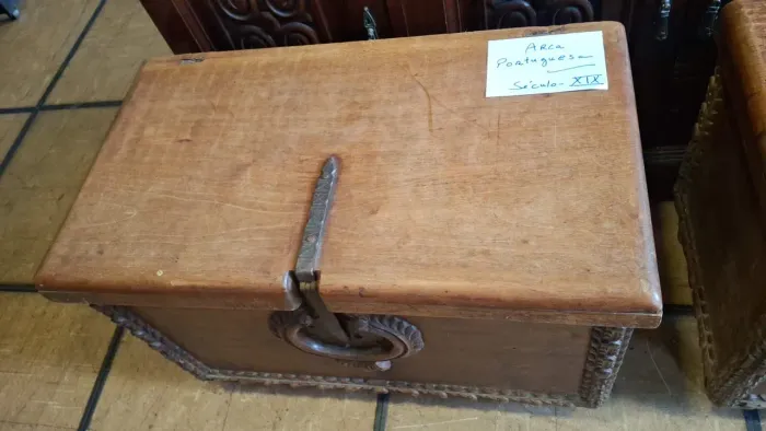 Arca portuguesa antiga 