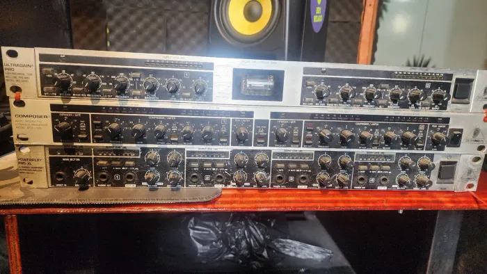 Rack Estúdio Behringer (MIC2200 + MDX2100 + HA4700) - 100% Funcionais