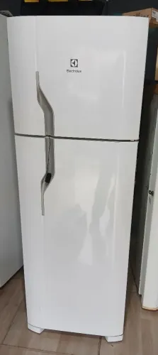 Vende-se geladeira electrolux