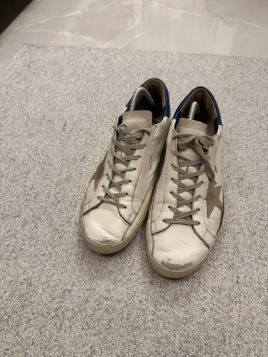 Golden goose super-star