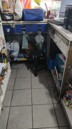 Balcão comercial em l