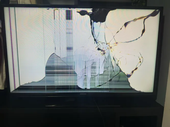 Televisão Samsung 46 Polegadas Smart TV - Preto - Tela Quebrada