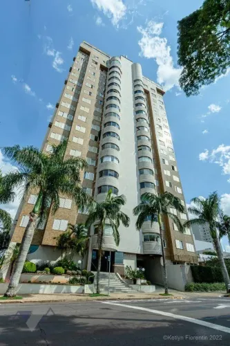 Apartamento com 5 vagas de garagem na Rua Minas Gerais!