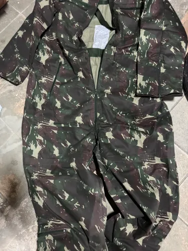 Macacão militar  camuflado tamanho g 