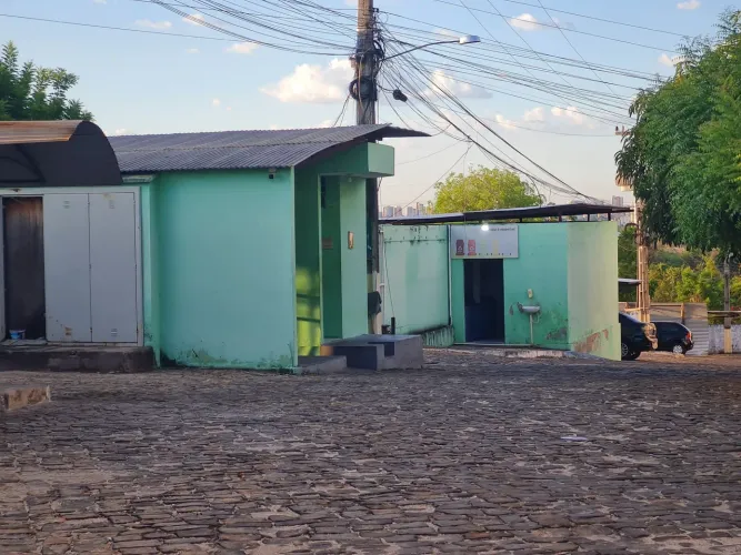 ALUGA-SE APARTAMENTO(no térreo) NA ZONA SUL