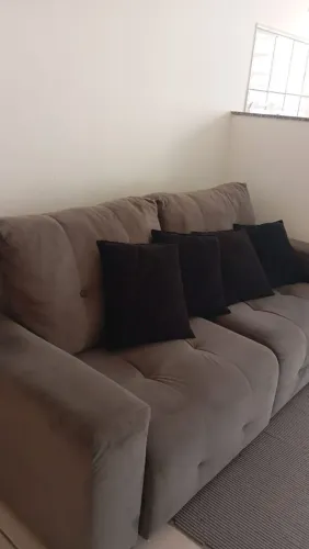 Sofá com chese