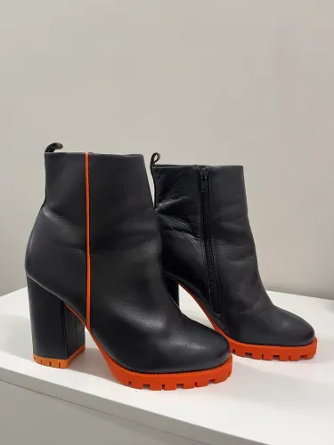 Bota Arezzo