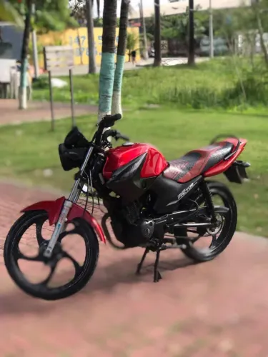 Moto toda boa só no ponto de rodar 