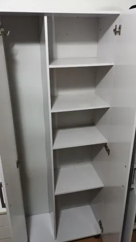 Armário 2 portas 5 prateleiras