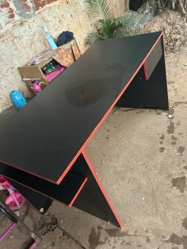 Mesa para computador/gamer pra com vermelho