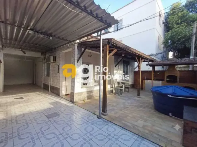 Casa : / Comercial / Vila Valqueire
