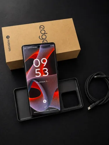 Motorola Edge 50 Pro 5G 256GB | 12GB RAM