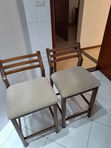 Banquetas para bancada de cozinha ou churrasqueira, procedência TREVISAN.