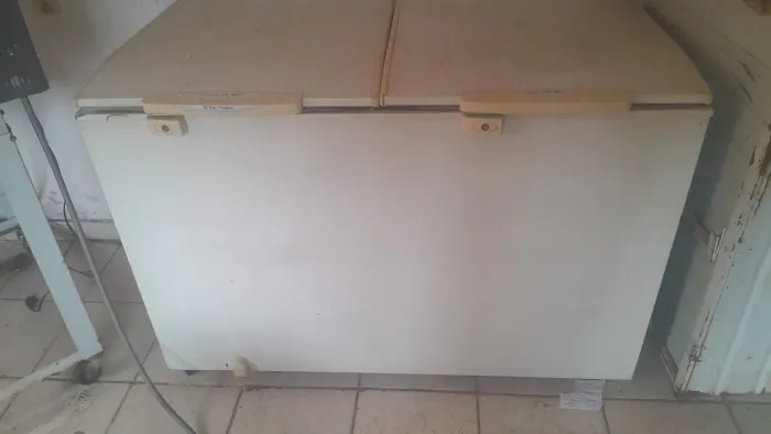 Freezer Cooler horizontal Eletrolux H400 2 portas 385 litros