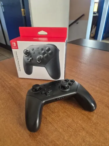 Controle Nintendo Switch Pro
