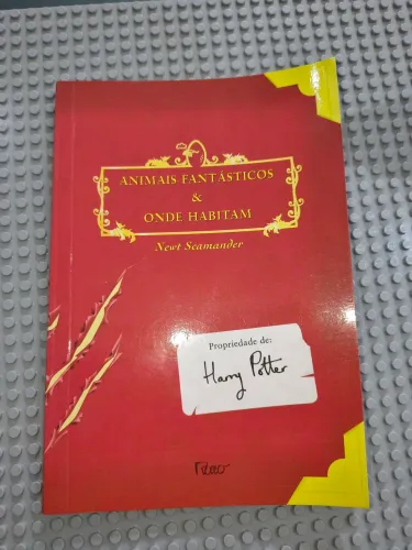 Livro Animais Fantásticos e Onde Habitam (Harry Potter)