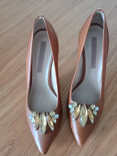 Vendo sapato de couro legítimo da Jorge Bischoff n 36 , semi-novo.