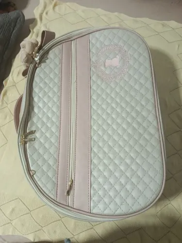 Mala maternidade: 49 cm comprimento x 37 cm altura x 17 cm largura, usada 2 vezes