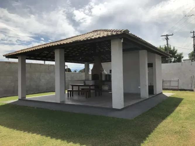 Terreno de 250 metros quadrados disponível para venda em Condomínio