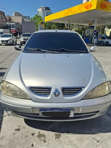 Renault Megane Sedan Rxe/ Privilège 2.0 16V MEC 2004