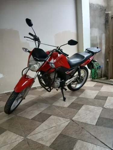 Titan 150 em ótimo estado .