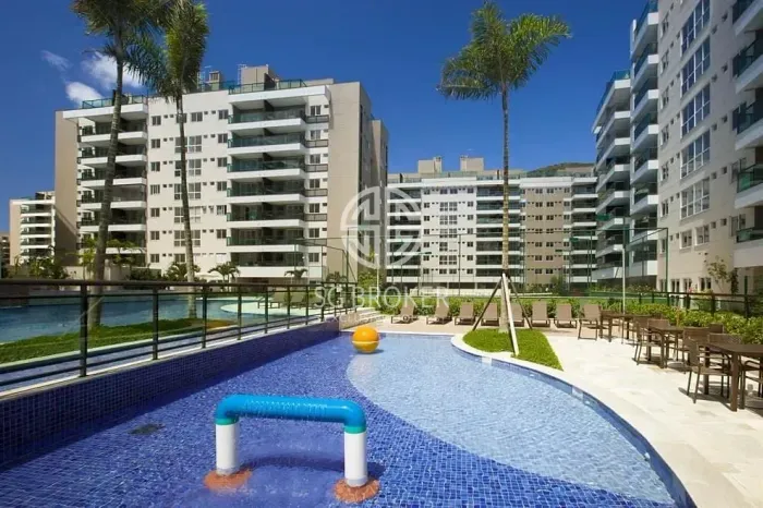 CONDOMÍNIO MAUI, PONTAL OCEÂNICO  LAZER / TRANSPORTE PARTICULAR E SERIÇOS A PÉ / RECREIO D