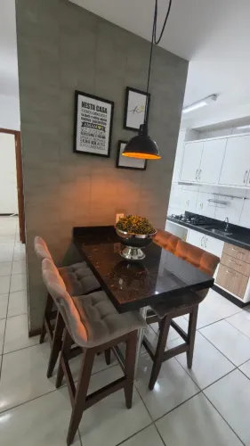 1 suíte + 1 dormitório com vaga privativa de garagem em Tijucas
