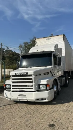 VENDO OU TROCO CARRETA BAÚ