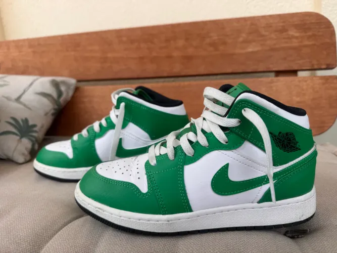 Tênis Jordan 1 high, usado, algumas marcas de uso
