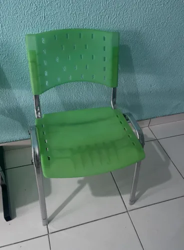 Vendo 03 cadeiras em excelente estado 