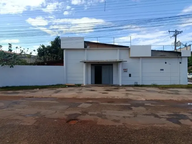Aluga-se Galpão Comercial 180m2
