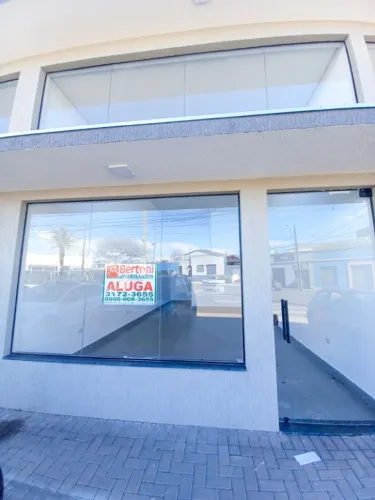 Sala comercial com 50m², oferecendo um ambiente versátil e funcional para diferentes tipos